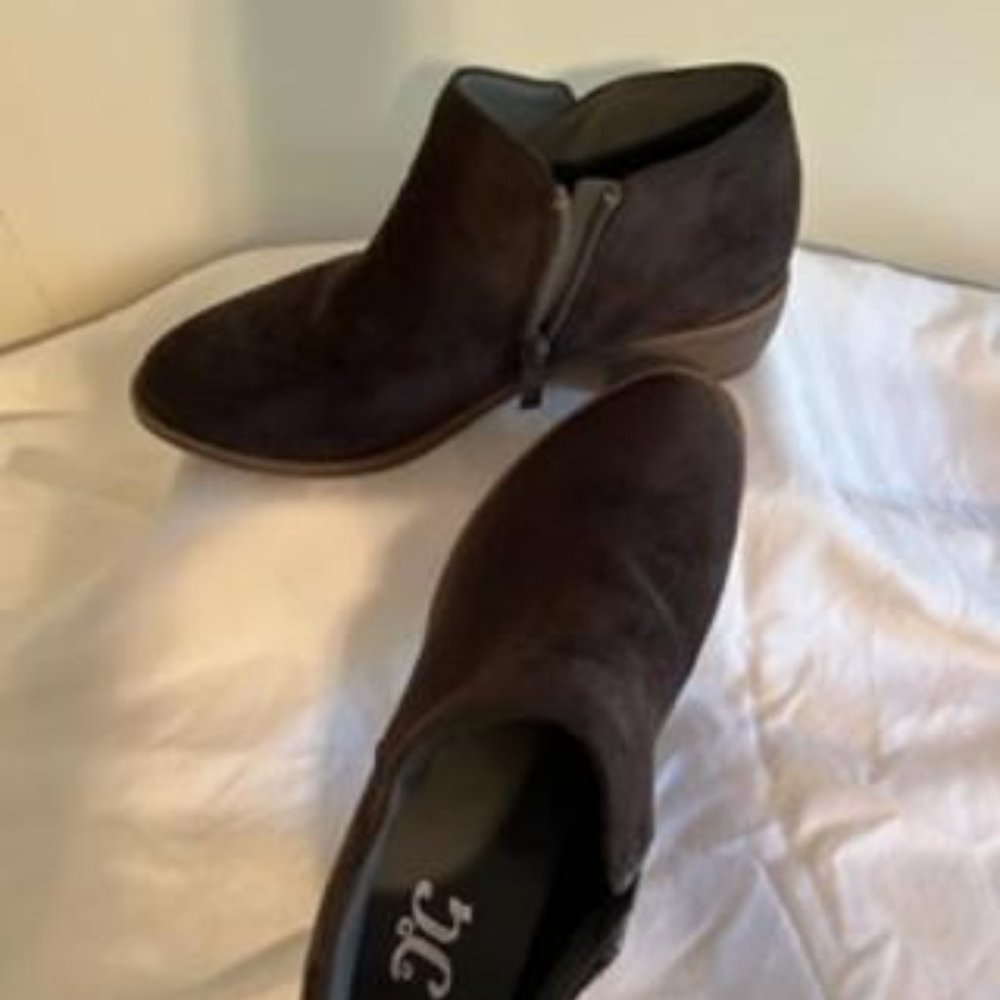 Charcoal gray suede booties 6.5M